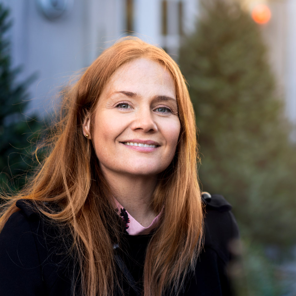 ovulation-injection-woman smiling woman with red hair
